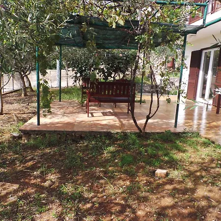 In - Insel Krk 30522 * Omišalj